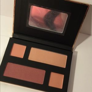 NWT Blush Palette Quad Book